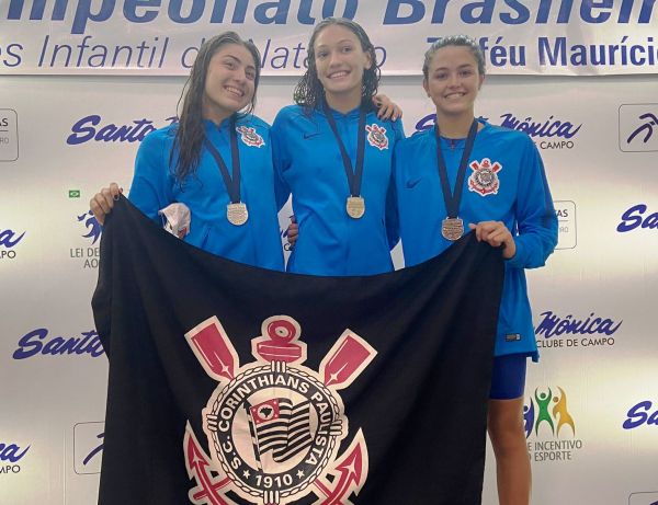Manuela Sega, Rani Ganime e Maite Araújo - Corinthians lidera o Brasileiro Infantil após três dias