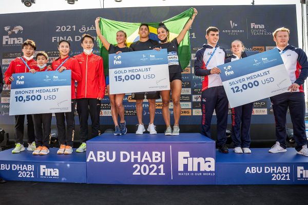 Brasil conquista o ouro na prova por equipes dos Saltos Ornamentais em Abu Dhabi