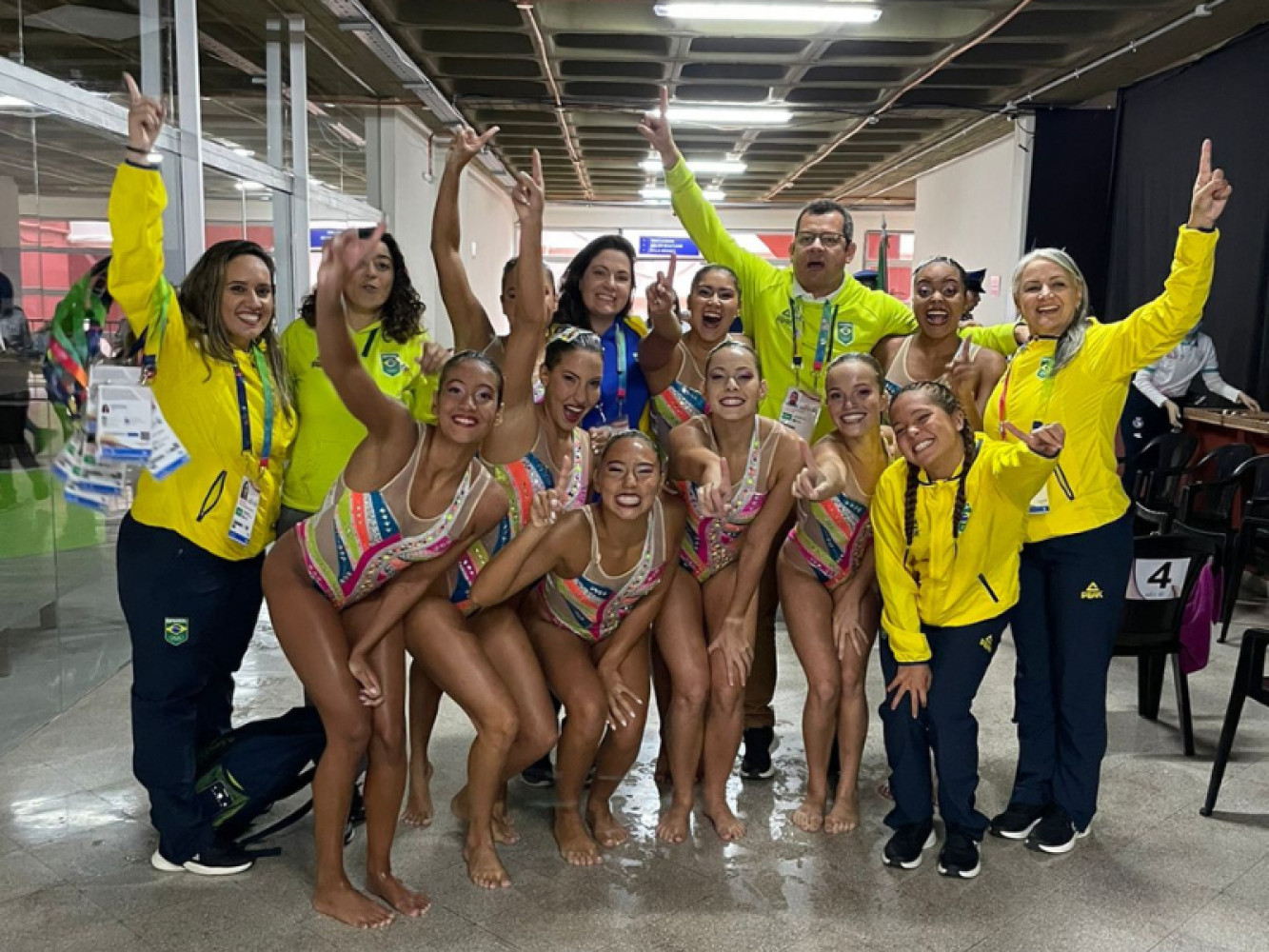 Brasil sobra, conquista ouro na Equipe e termina Nado Artístico no topo do quadro de medalhas