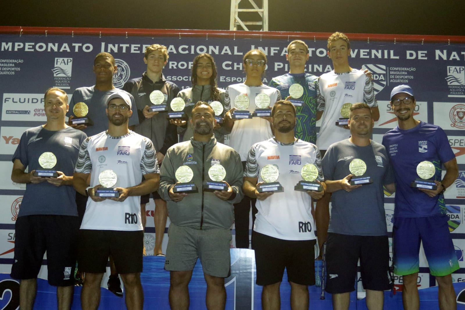 Natação. Clube alcobacense conquista 35 pódios no Torneio de Meio